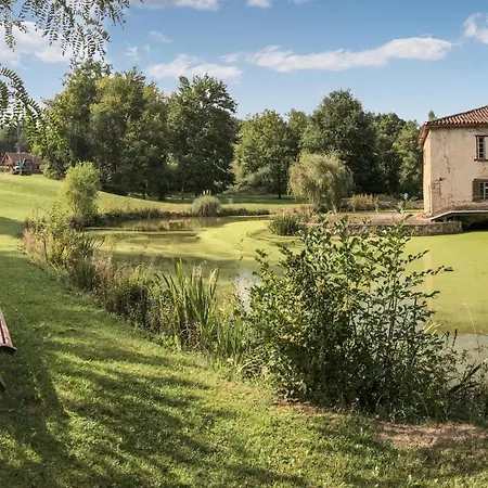3 Bedroom Lovely In Sainte Croix-volvestre Montberaud